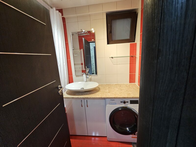 Dimitrie Cantemir, Unirii, Tineretului,